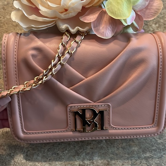 BADGLEY MISCHKA Gold Pleated Crossbody Bag in Blush Pink NWOT - Picture 9 of 10